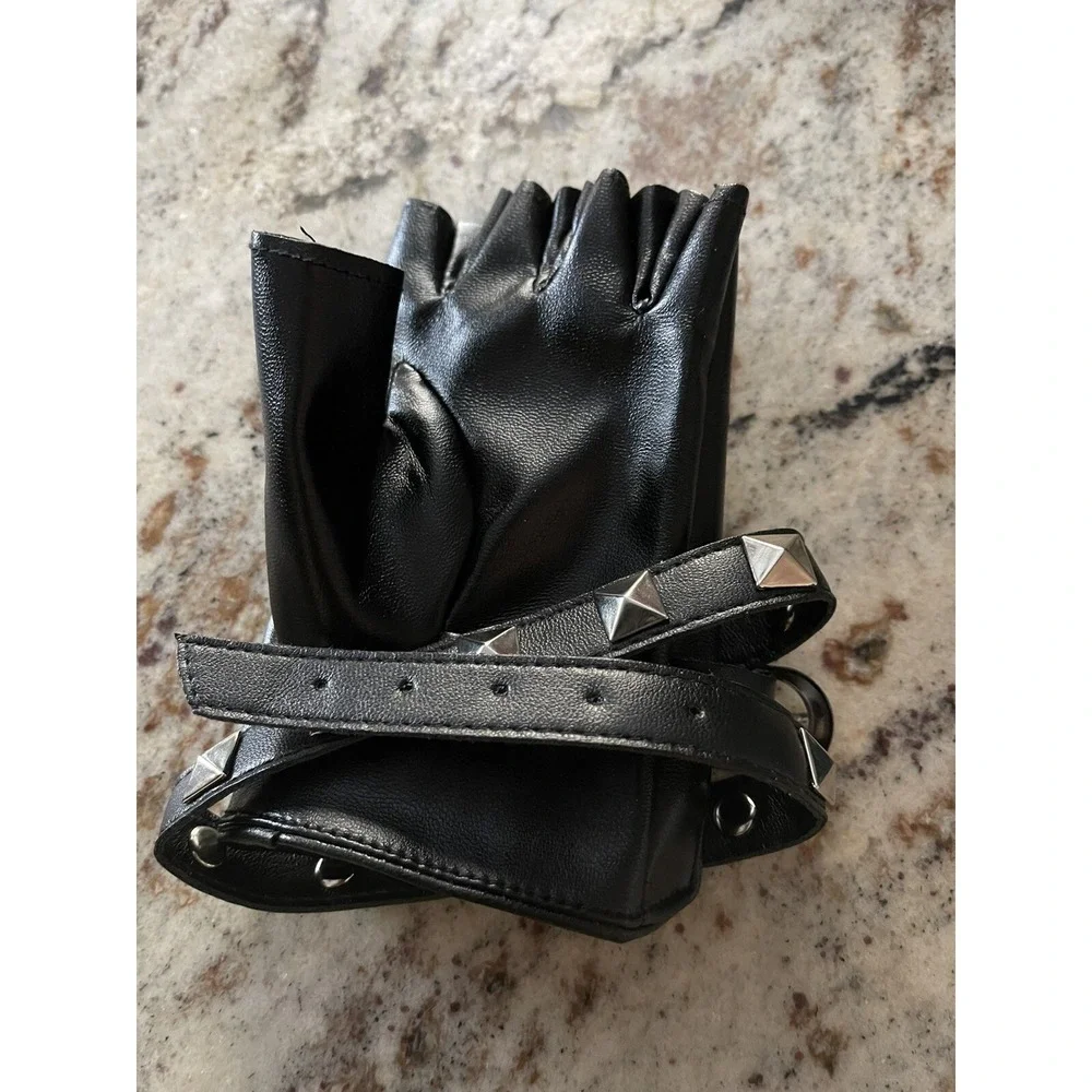Juniors Women Fingerless Faux Leather Gloves  ~ New